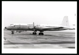 Fotografie Flugzeug Niederdecker, Frachtflugzeug Der Young Cargo  - Luchtvaart