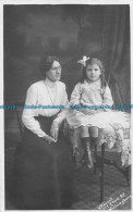R162622 Old Postcard. Woman With Girl. W. A. Lovell - Monde