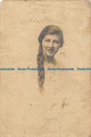 R163525 Old Postcard. Woman - Monde