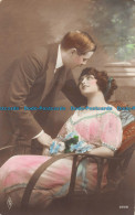 R164353 Old Postcard. Woman With Man. 1913 - Monde