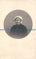 R164377 Old Postcard. Woman Portrait. D Art. A. Queste - Monde