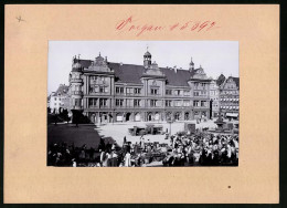 Fotografie Brück & Sohn Meissen, Ansicht Torgau, Marktstände Zum Wochenmarkt Auf Dem Marktplatz, Rathaus & Ladengesc  - Lieux