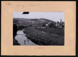 Fotografie Brück & Sohn Meissen, Ansicht Niederstriegis, Ortsansicht Mit Kirche, Kinder Spielen Im Fluss  - Lugares
