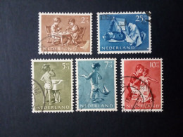 NIEDERLANDE MI-NR. 649-653 GESTEMPELT(USED) VOOR HET KIND 1954 - Used Stamps