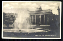 Berlin, Vor Dem Brandenburger Tor, Springbrunnen - Other & Unclassified