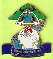 Pin's BD Disney Dingo Deltaplane - 1A06 - Disney