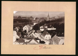 Fotografie Brück & Sohn Meissen, Ansicht Schönau A. K., Blick über Den Ort Zur Kirche  - Lugares