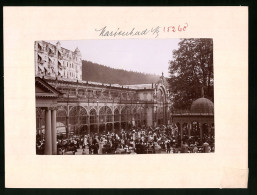 Fotografie Brück & Sohn Meissen, Ansicht Marienbad, Kurgäste An Der Colonade Am Kreuzbrunnen  - Lieux