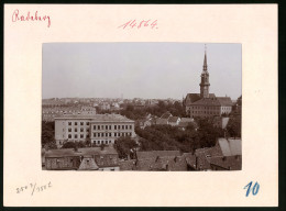 Fotografie Brück & Sohn Meissen, Ansicht Radeberg, Blick über Den Ort Mit Kirche Und Wohnhäusern  - Orte