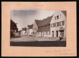 Fotografie Brück & Sohn Meissen, Ansicht Lautawerk, Marktplatz Mit Handlung Gebr. Quiroli, Strassenpartie  - Orte