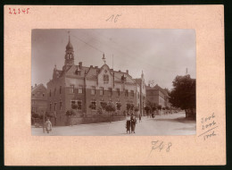 Fotografie Brück & Sohn Meissen, Ansicht Olbernhau I. Erzg., Strassenpartie Am Postamt, Zwei Damen Beim Flanieren  - Orte