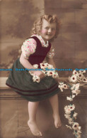 R164524 Old Postcard. Girl With Flowers. Alfred Stiebel. 1924 - World