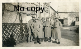 3 PHOTOS FRANCAISES - POILUS EN CANTONNEMENT A LESCHEROLLES PRES DE LA FERTE GAUCHER SEINE ET MARNE GUERRE 1914 1918 - War, Military