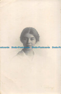 R164553 Old Postcard. Woman Portrait - Monde