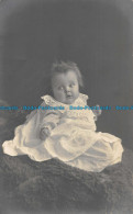 R164554 Old Postcard. Baby. Wykeham - Monde