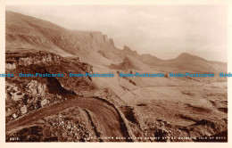 R164650 The Hairpin Bend At The Summit Of The Quirang. Isle Of Skye. White. Best - Monde