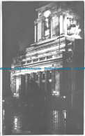 R163914 Old Postcard. House With Columns By Night - Monde