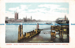 R165122 London. River Thames Showing Houses Of Parliament And St. Thomas Hospita - Autres & Non Classés