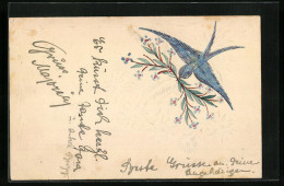 Präge-AK Blaue Schwalbe Mit Blütenzweig Im Schnabel  - Vogels