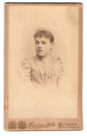 Fotografie Hermann Selle, Potsdam, York-Str. 4, Hübsche Junge Frau In Hellem Kleid  - Personnes Anonymes