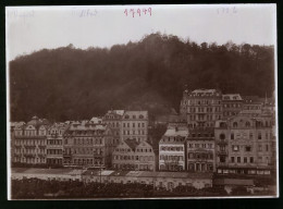 Fotografie Brück & Sohn Meissen, Ansicht Karlsbad, Blick Auf Die Alte Wiese Mit Hotels Goldene Krone, Strauss, Grünb  - Orte