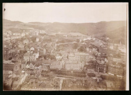 Fotografie Brück & Sohn Meissen, Ansicht Karlsbad, Blick In Die Stadt Vom Hirschensprung Aus Gesehen  - Lugares