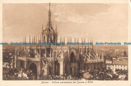 R165819 Milano. Veduta Panoramica Del Duomo E Citta - Monde