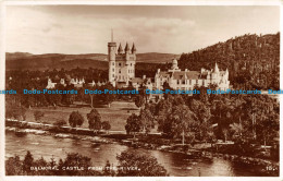 R165215 Balmoral Castle From The River. Valentine. RP. 1958 - Monde