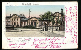 Goldfenster-AK Bitterfeld, Bahnhof Mit Leuchtenden Fenstern Und Vorplatz  - Bitterfeld