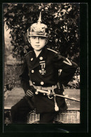 Foto-AK Kleiner Junge In Uniform Mit Pickelhaube, Kinder Kriegspropaganda  - War 1914-18