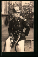 Foto-AK Junge In Uniform Mit Pickelhaube, Kinder Kriegspropaganda  - Guerre 1914-18