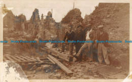 R165922 Old Postcard. Five Men Near The Ruins - Monde