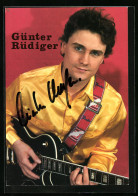 AK Musiker Günter Rüdiger Mit Gitarre, Autograph  - Muziek En Musicus