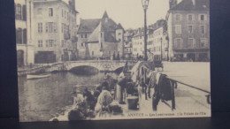 74172 . ANNECY . LES LESSIVEUSES ET LE PALAIS DE L ILE . REPRODUCTION CECODI - Annecy