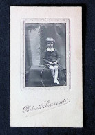 Photographie, Portrait Souvenir, Enfant, Petite Fille, Jouet, Cerceau - Personas Anónimos