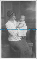 R164162 Old Postcard. Woman With Baby. Ethel Purdy Wright - Monde