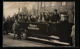 AK Männergruppe Im Offenen Bus Von Käse`s Rundfahrten  - Autobús & Autocar