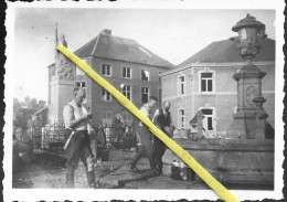 BELG 526 0624 WW2 WK2 BELGIQUE FRAIRE  WALCOURT  OCCUPATION SOLDATS ALLEMANDS 1940 - Guerre, Militaire
