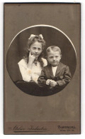 Fotografie Atelier Industrie, Dortmund, Wiss-Str. 45, Portrait Niedliches Kinderpaar In Hübscher Kleidung  - Anonymous Persons