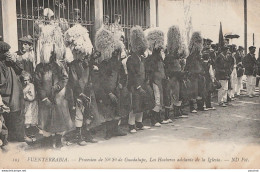 FUENTERRABIA (ESPAGNE) PROCESSION DE NA SA DE GUADALUPE , LOS HACHEROS ADELANTE DE LA IGLESIA - (TRES ANIMEE - 2 SCANS) - Guipúzcoa (San Sebastián)