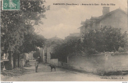 A15- 79) PAMPROUX (DEUX SEVRES) AVENUE DE LA GARE - ECOLE DES FILLES - (ANIMÉE -  2 SCANS) - Autres & Non Classés