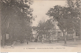 A9- 47) TONNEINS - ENTRÉE DU JARDIN PUBLIC - HOTEL DE VILLE - (ANIMÉE - 2 SCANS ) - Tonneins