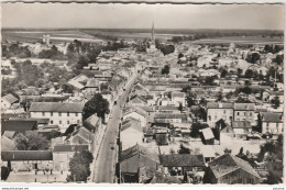 B10-51) MOURMELON LE GRAND (MARNE) EN AVION AU DESSUS DE...  RUE FOCH - (2 SCANS) - Mourmelon Le Grand