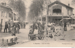 B3-  47) LAYRAC (LOT ET GARONNE) JOUR DE FOIRE - (TRES ANIMEE - GRAND CAFE - VILLAGEOIS - EN 1905 -  2 SCANS) - Autres & Non Classés