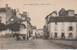 B2- 32) RISCLE (GERS) RUE DU CENTRE - (ANIMEE - VILLAGEOIS - 2 SCANS)  - Riscle