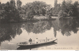 B6-37) TOURS -  UNE PARTIE DE PECHE SUR LE CHER  - (TRES  ANIMEE - 2 SCANS) - Tours