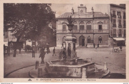 C10-64) BAYONNE - LA PLACE SAINT ESPRIT ET L ' INSCRIPTION MARITIME - ( 2 SCANS ) - Bayonne