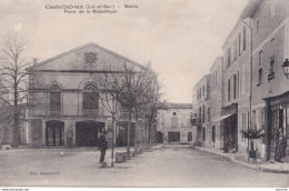 C7-47) CASTELJALOUX  - MAIRIE -  PLACE DE LA REPUBLIQUE - ANIMEE - HABITANTS - (2 SCANS ) - Casteljaloux