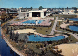 18 BOURGES LA PISCINE - Bourges