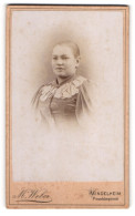 Fotografie M. Weber, Mindelheim, Freundsbergstr., Portrait Frau In Kleid  - Personnes Anonymes